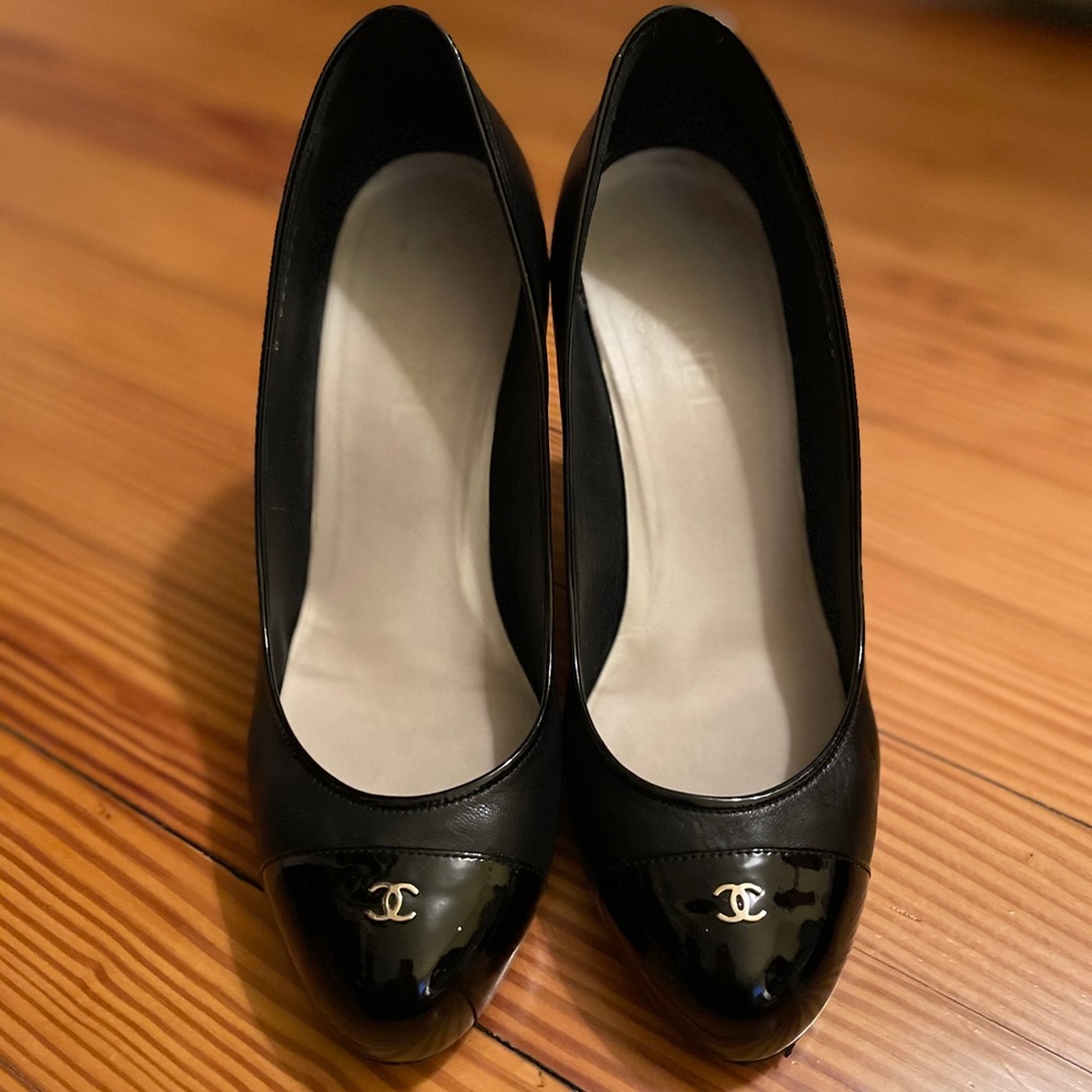 Chanel woman’s shoes